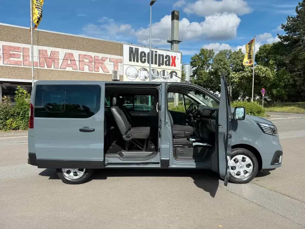 Renault Trafic 2.0 dCi Life L1H1 3,0t Automatik 8xSITZER 12/2022-photo-3