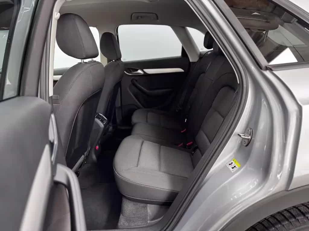 Audi Q3 BASIS 1.4TFSI AHK XENON TEMPOMAT SHZ PDC 1... 11/2017-photo-10