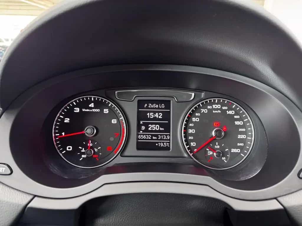 Audi Q3 BASIS 1.4TFSI AHK XENON TEMPOMAT SHZ PDC 1... 11/2017-photo-12