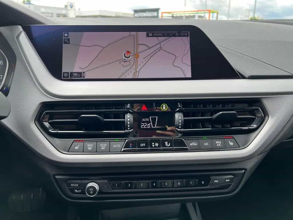 BMW 120 i ADVANTAGE AUTOMATIK LED SITZHEIZUNG 01/2022-photo-10