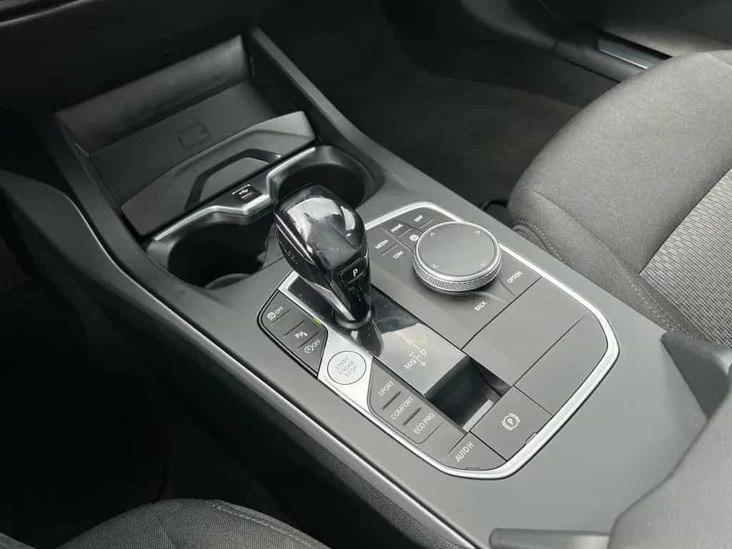 BMW 120 i ADVANTAGE AUTOMATIK LED SITZHEIZUNG 01/2022-photo-12