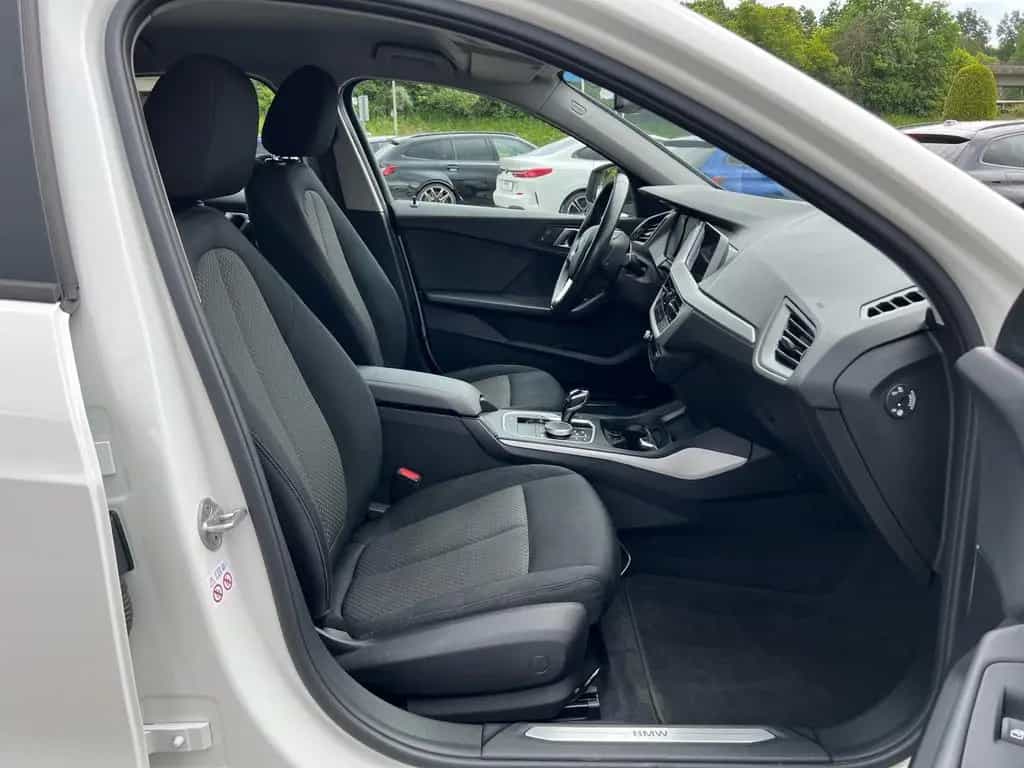BMW 120 i ADVANTAGE AUTOMATIK LED SITZHEIZUNG 01/2022-photo-23