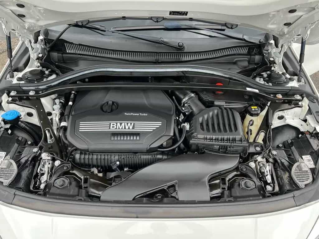 BMW 120 i ADVANTAGE AUTOMATIK LED SITZHEIZUNG 01/2022-photo-39