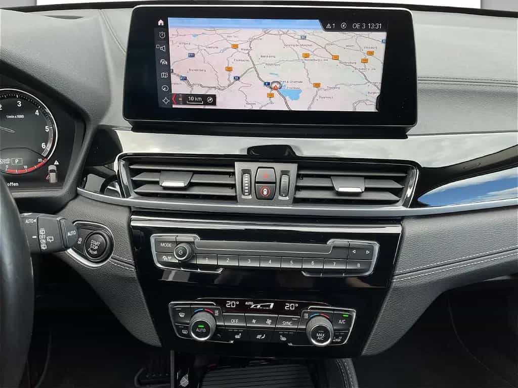 BMW X1 xDrive25d xLine Driving Assistant Plus-Head U 02/2021-photo-7