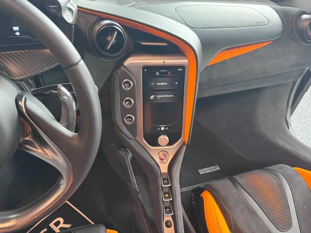 McLaren 750S Spider 05/2025-photo-16
