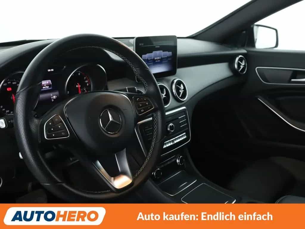 Mercedes-Benz CLA 200 CLA 200 Urban Aut.*NAVI*CAM*TEMPO*SHZ* 04/2018-photo-10