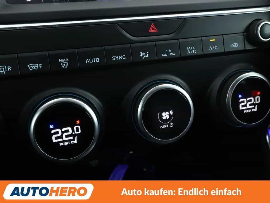 Jaguar E-Pace P250 R-Dynamic SE AWD Aut.*NAVI*CAM*PDC* 03/2019-photo-22