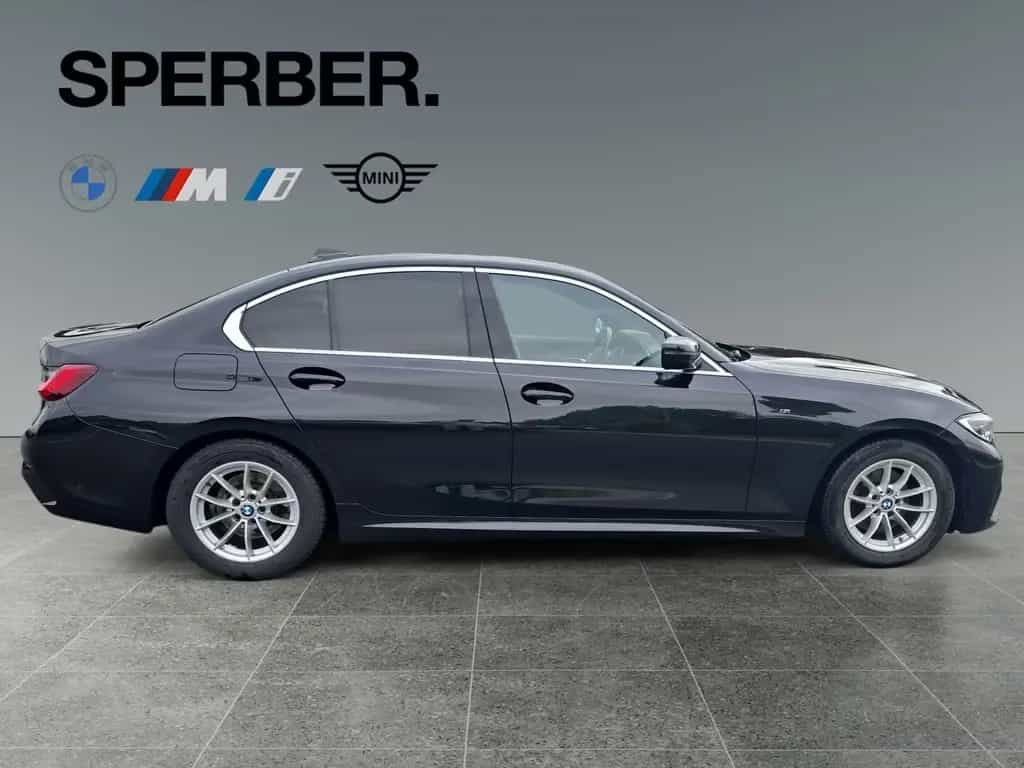 BMW 320 d Glasdach*Memory*Live Cockpit Prof* 03/2022-photo-5