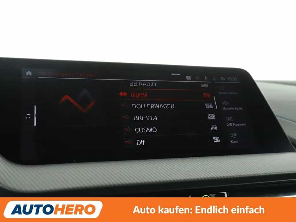 BMW M135 1er M135i xDrive Aut.*NAVI*HEAD-UP*LED*TEMPO*PDC 01/2021-photo-22
