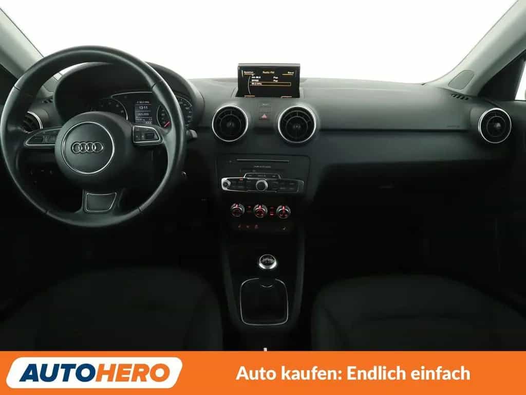 Audi A1 Sportback 1.4 TFSI *XENON*SLINE*SHZ* 04/2018-photo-11