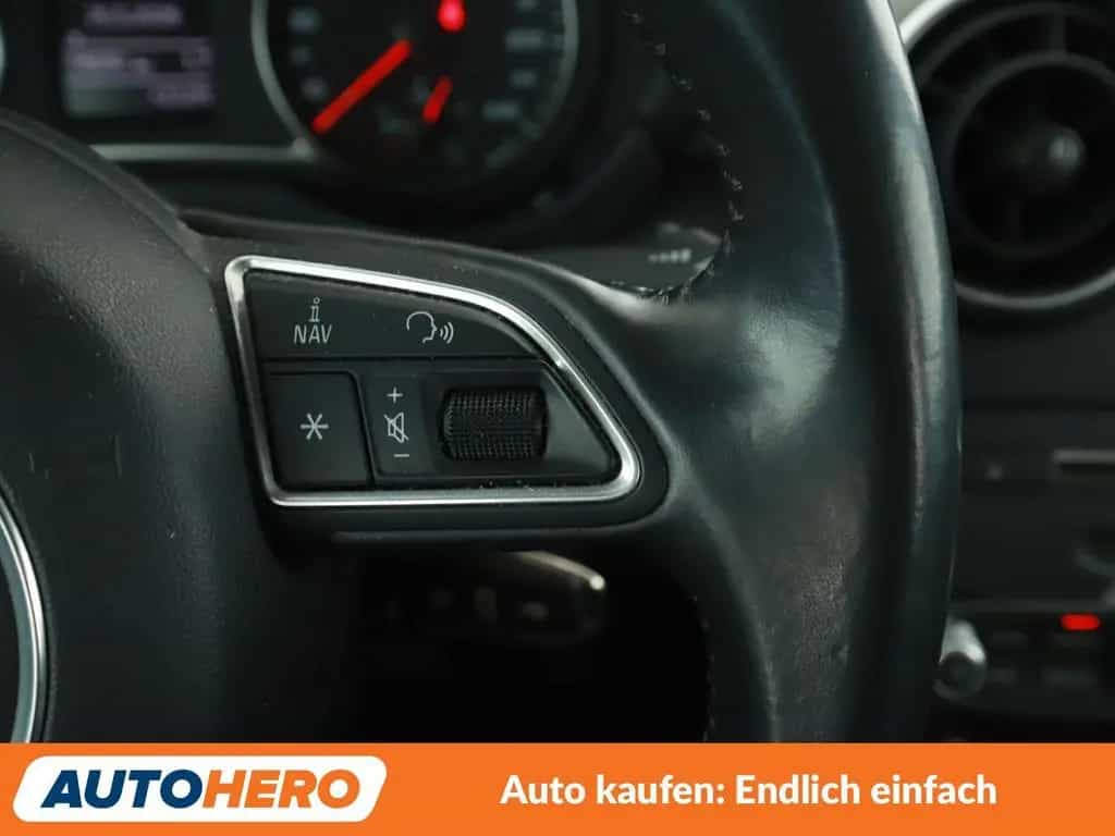 Audi A1 Sportback 1.4 TFSI *XENON*SLINE*SHZ* 04/2018-photo-24