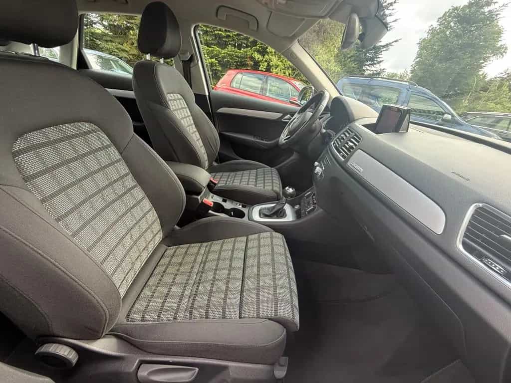 Audi Q3 sport quattro / Scheckheftgepflegt / Kamera 04/2015-photo-13