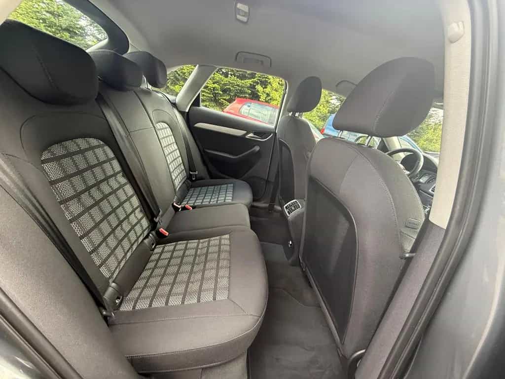 Audi Q3 sport quattro / Scheckheftgepflegt / Kamera 04/2015-photo-14