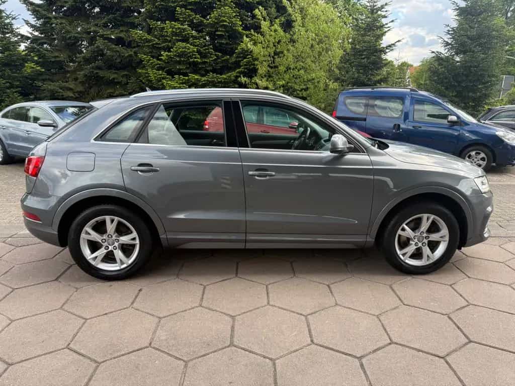 Audi Q3 sport quattro / Scheckheftgepflegt / Kamera 04/2015-photo-16