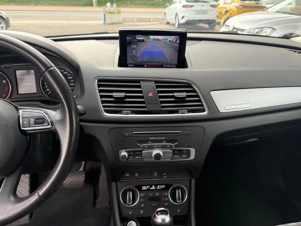 Audi Q3 sport quattro / Scheckheftgepflegt / Kamera 04/2015-photo-3