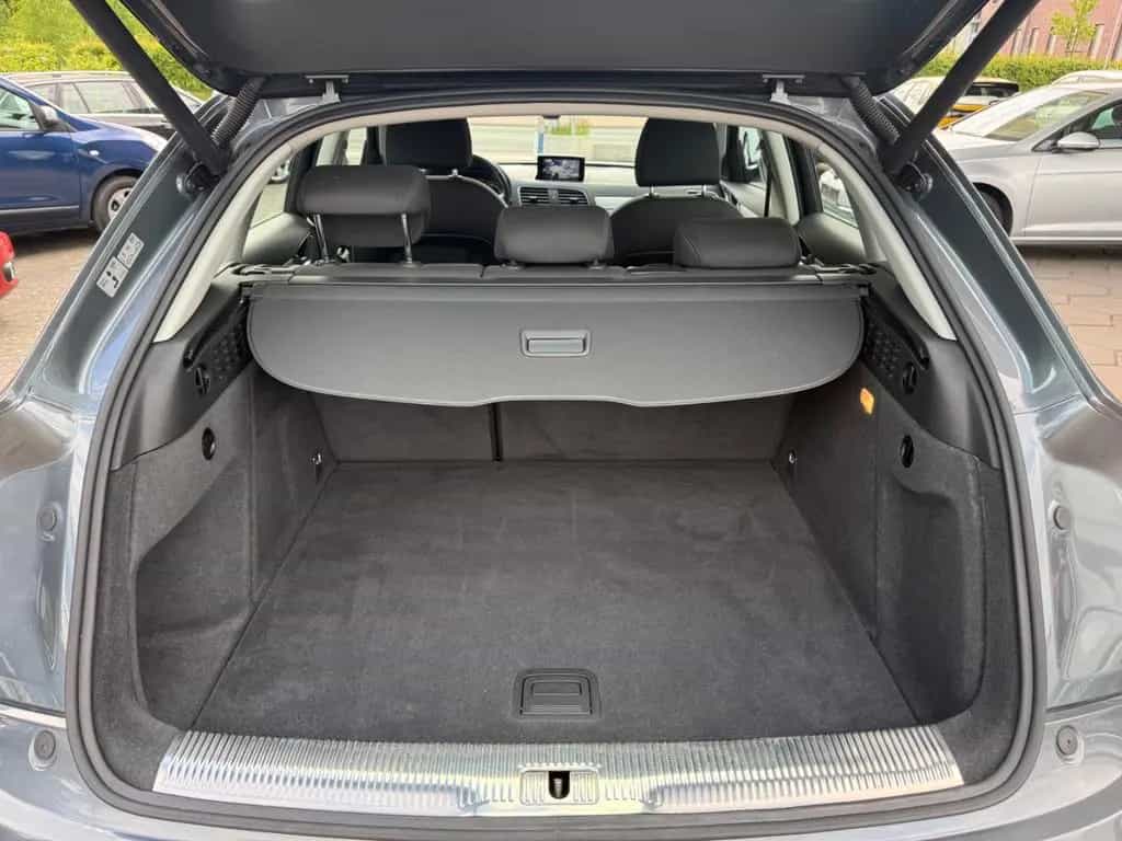 Audi Q3 sport quattro / Scheckheftgepflegt / Kamera 04/2015-photo-8