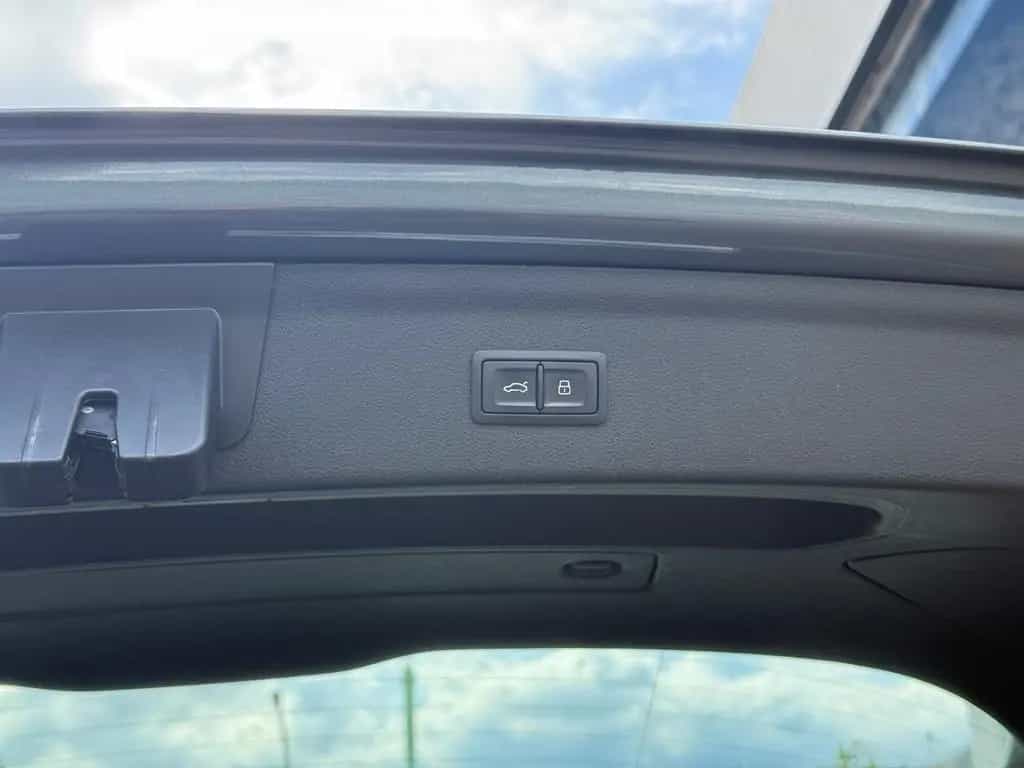 Audi Q3 sport quattro / Scheckheftgepflegt / Kamera 04/2015-photo-9