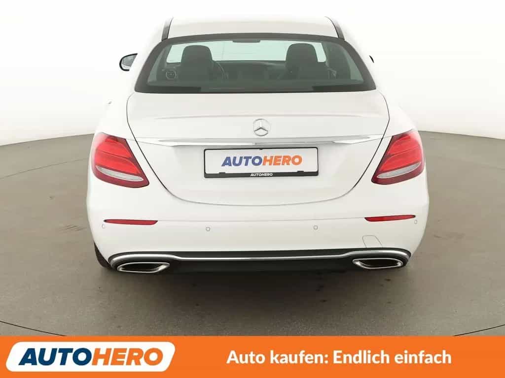 Mercedes-Benz E 300 Mild-Hybrid Avantgarde Aut. *HUD*LED*360°* 01/2021-photo-4