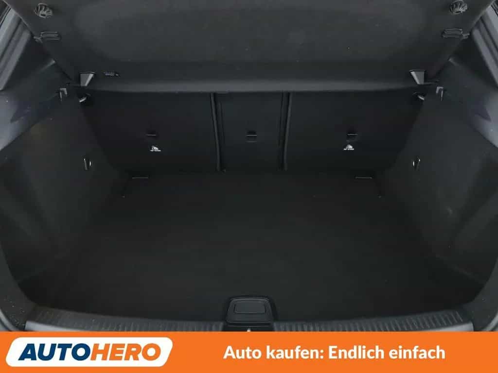 Mercedes-Benz A 250 Progressive Aut.*NAVI*LED*PDC*SHZ*TEMPO* 08/2018-photo-17