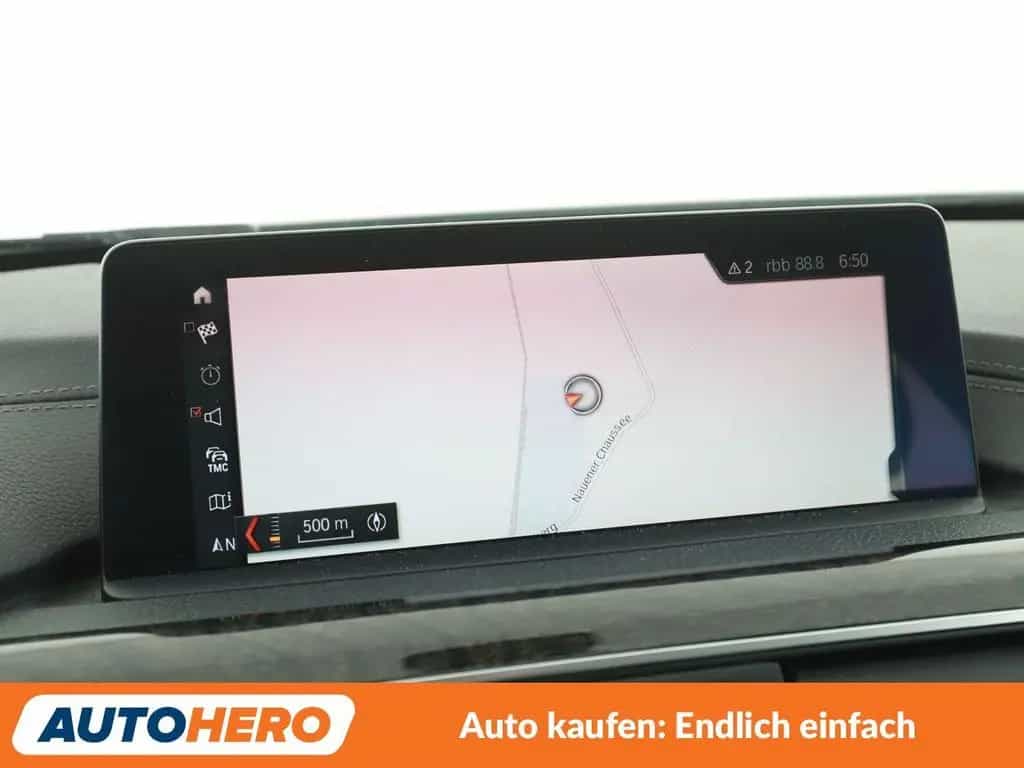 BMW 330 i xDrive Luxury Line Aut.*NAVI*LED*TEMPO*PANO 04/2018-photo-22