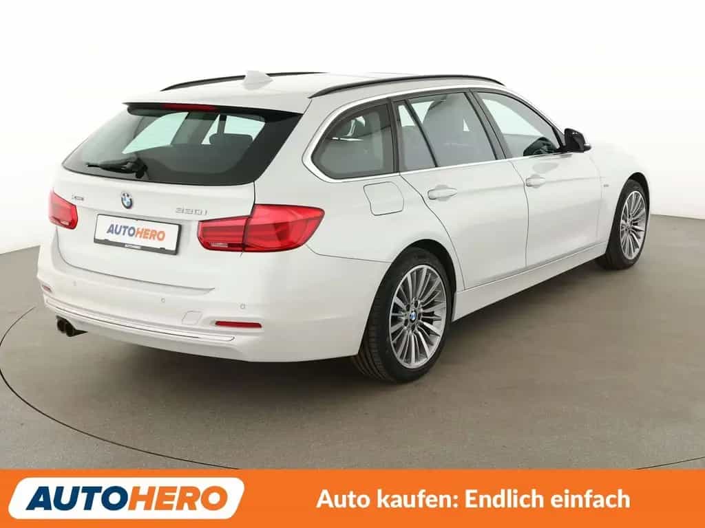 BMW 330 i xDrive Luxury Line Aut.*NAVI*LED*TEMPO*PANO 04/2018-photo-5