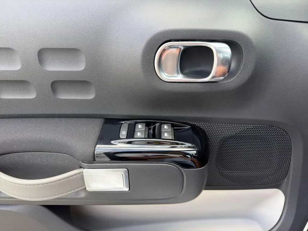 Citroën C3 Shine EAT6 Navi AppleAndro Eco-LED R-Cam PDC 11/2018-photo-23