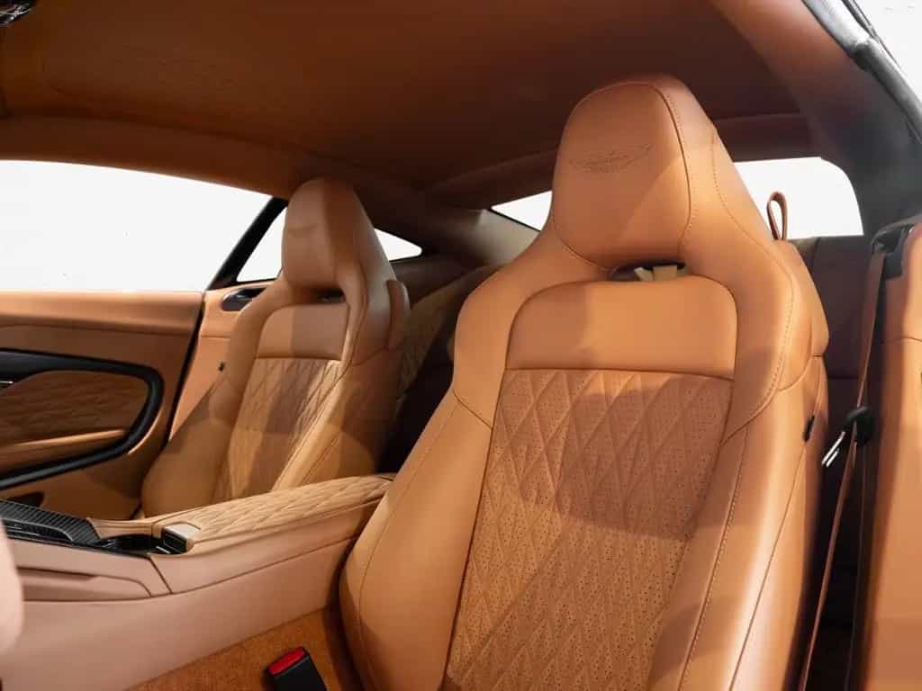 Aston Martin DB12 Coupe Aston Martin Hamburg null-photo-11