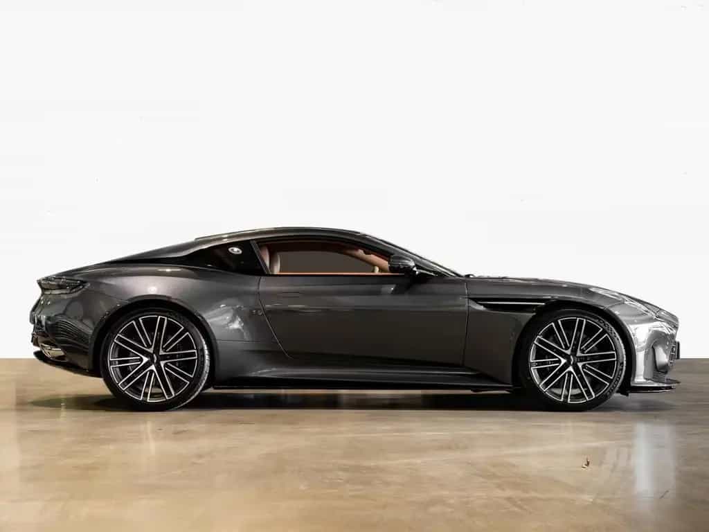 Aston Martin DB12 Coupe Aston Martin Hamburg null-photo-15