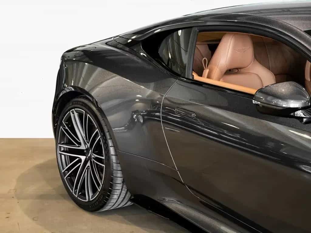 Aston Martin DB12 Coupe Aston Martin Hamburg null-photo-18