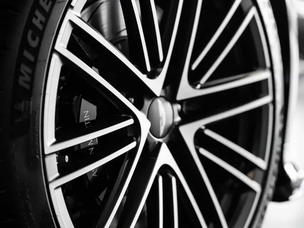 Aston Martin DB12 Coupe Aston Martin Hamburg null-photo-20