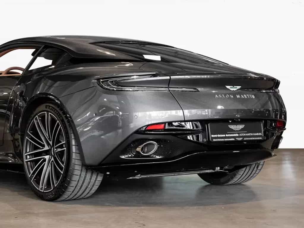 Aston Martin DB12 Coupe Aston Martin Hamburg null-photo-22