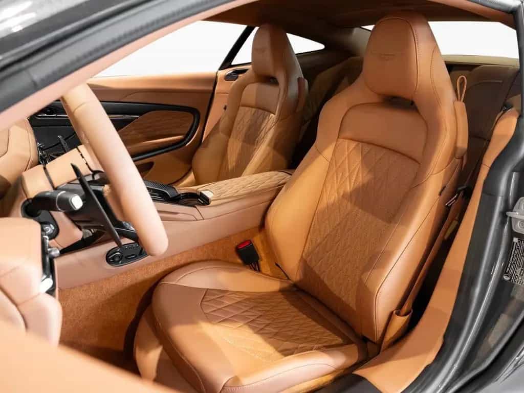 Aston Martin DB12 Coupe Aston Martin Hamburg null-photo-29