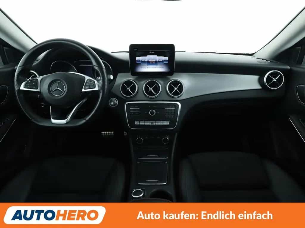 Mercedes-Benz CLA 180 Shooting Brake CLA-Klasse CLA 180 Shooting Brake AMG Line Aut 04/2018-photo-11
