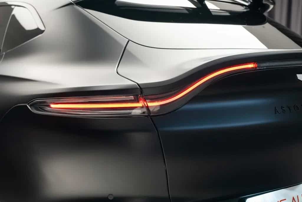 Aston Martin DBX 4.0 V8 03/2022-photo-10