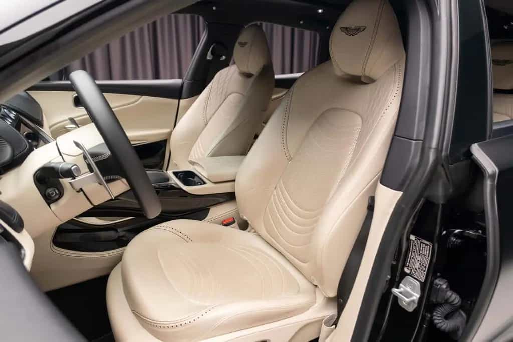Aston Martin DBX 4.0 V8 03/2022-photo-17