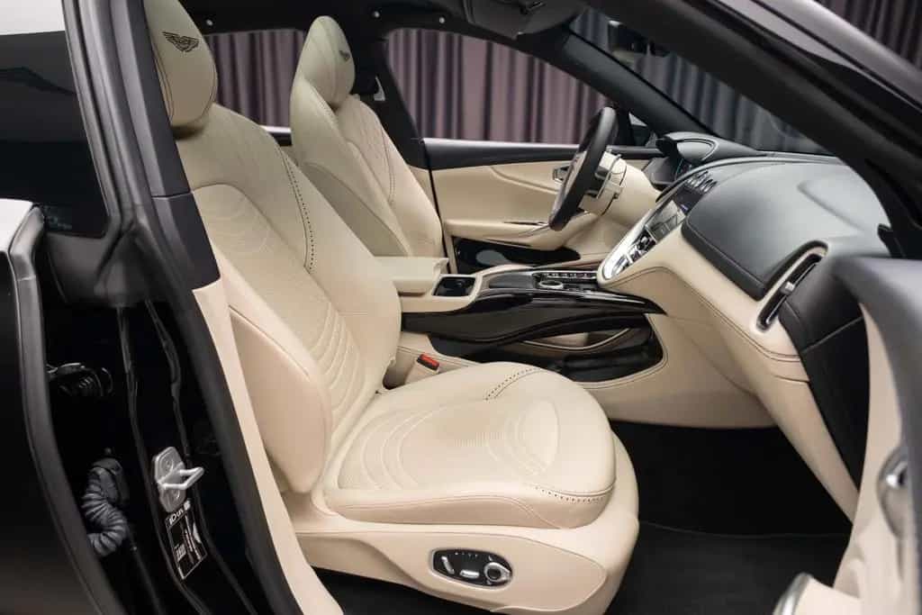 Aston Martin DBX 4.0 V8 03/2022-photo-22