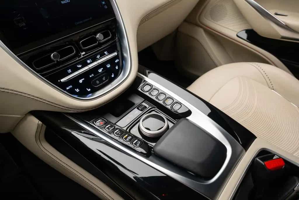 Aston Martin DBX 4.0 V8 03/2022-photo-27