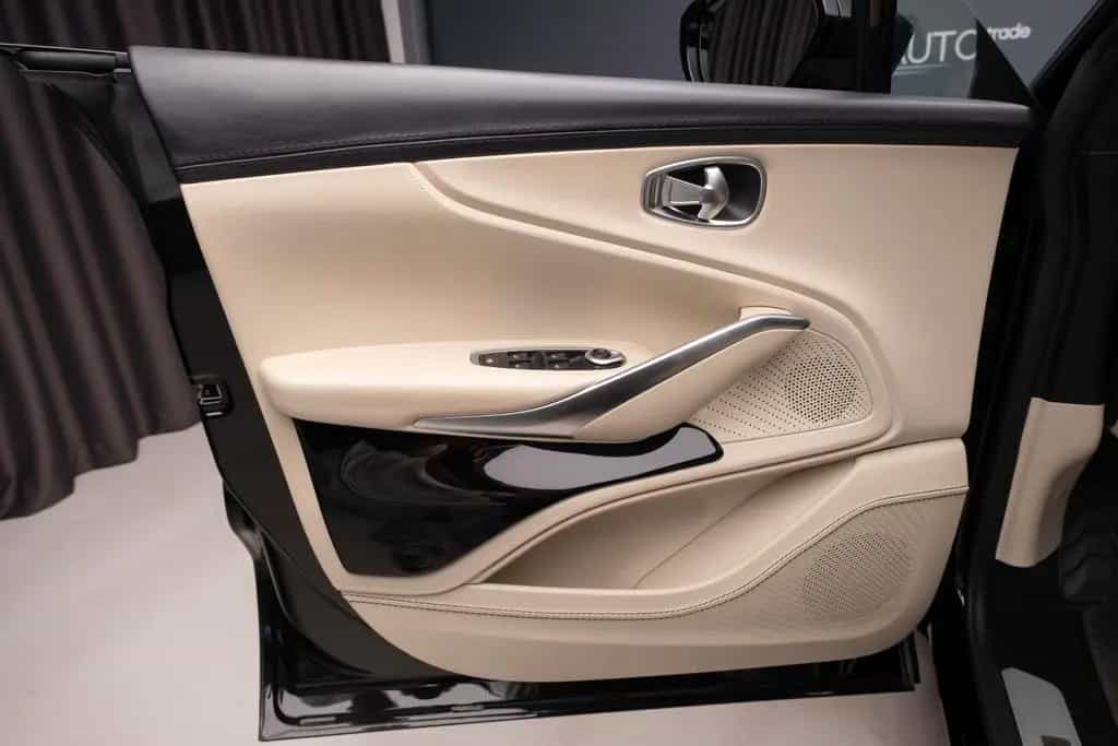 Aston Martin DBX 4.0 V8 03/2022-photo-30