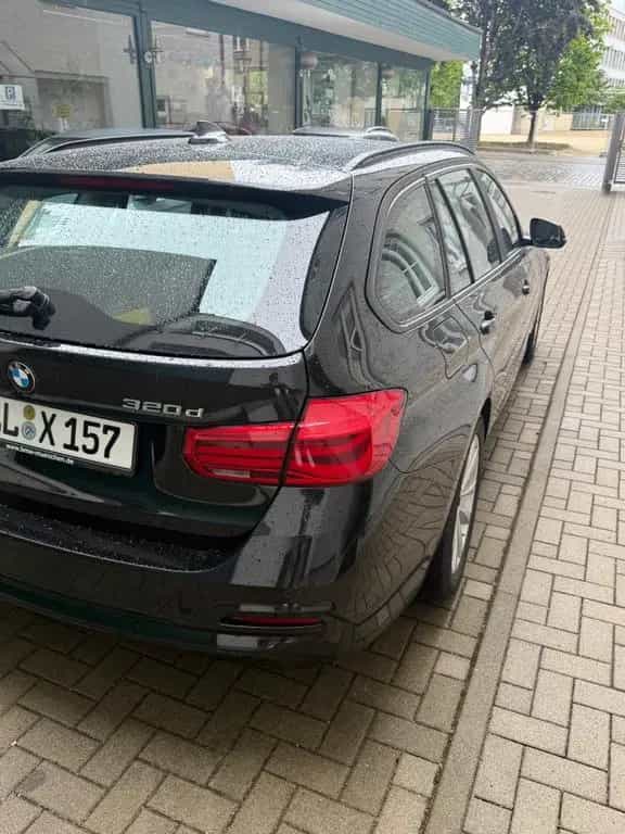 BMW 320 d Touring | Leder | Pano | AHK | Car Play 08/2018-photo-2