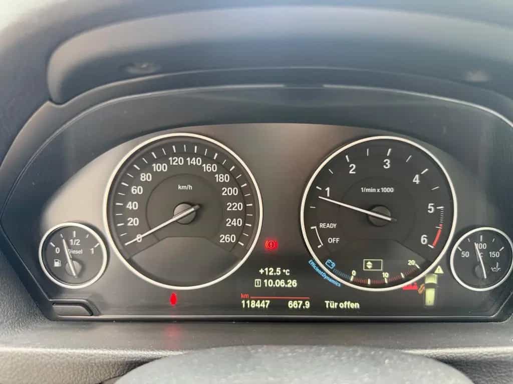 BMW 320 d Touring | Leder | Pano | AHK | Car Play 08/2018-photo-8