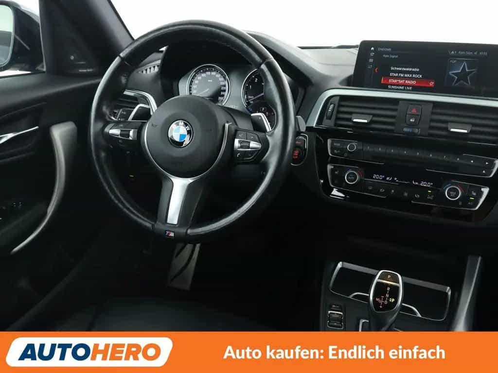 BMW M140i 1er M140i xDrive Special Edition Aut.*NAV*TEMPO* 01/2018-photo-12