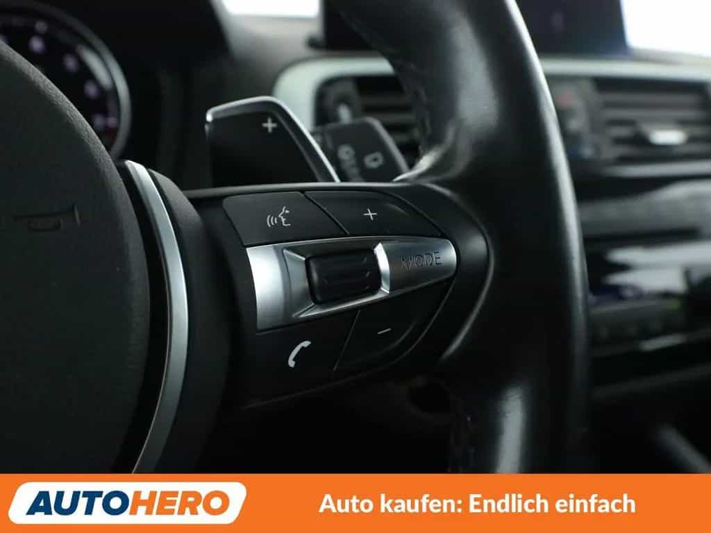 BMW M140i 1er M140i xDrive Special Edition Aut.*NAV*TEMPO* 01/2018-photo-28