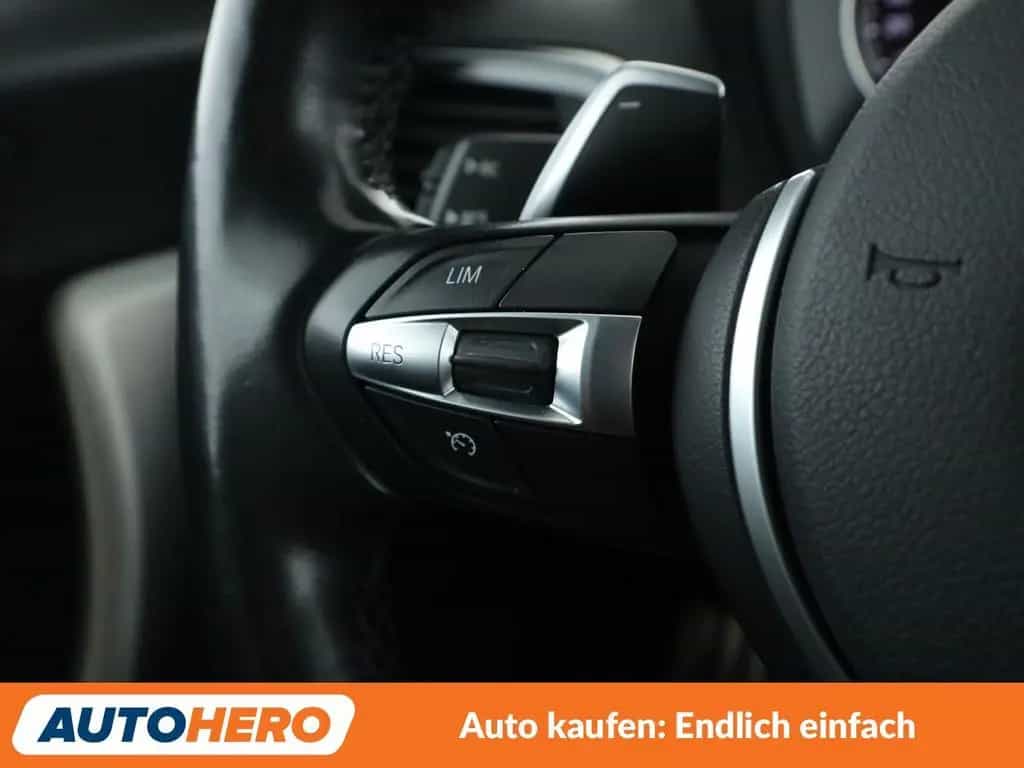 BMW M140i 1er M140i xDrive Special Edition Aut.*NAV*TEMPO* 01/2018-photo-29