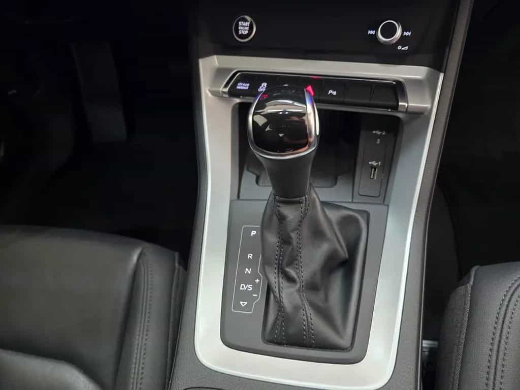 Audi Q3 45 TFSI qu. advanced LED Virtual Leder 19" 03/2021-photo-10