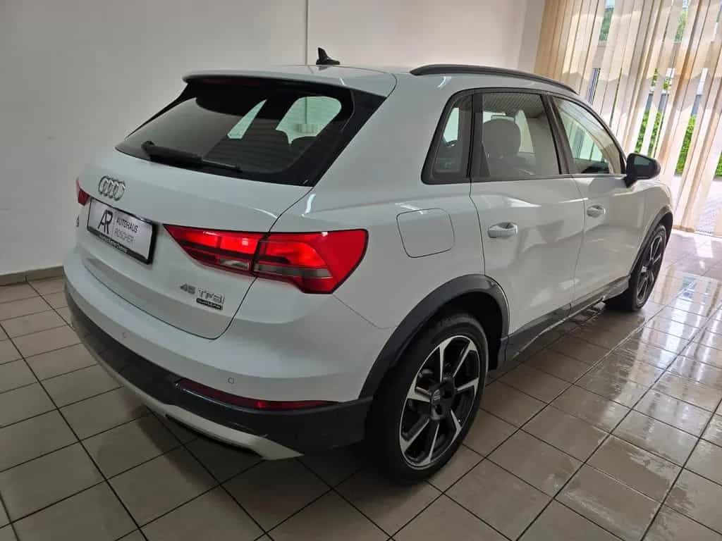 Audi Q3 45 TFSI qu. advanced LED Virtual Leder 19" 03/2021-photo-2