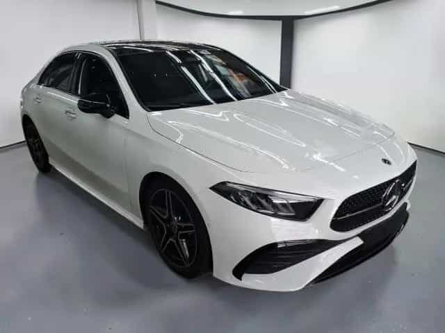 Mercedes-Benz A 200 d Limo AMG Line WIDE*PANO*LED*FACELIFT*KAM 01/2024-photo-1
