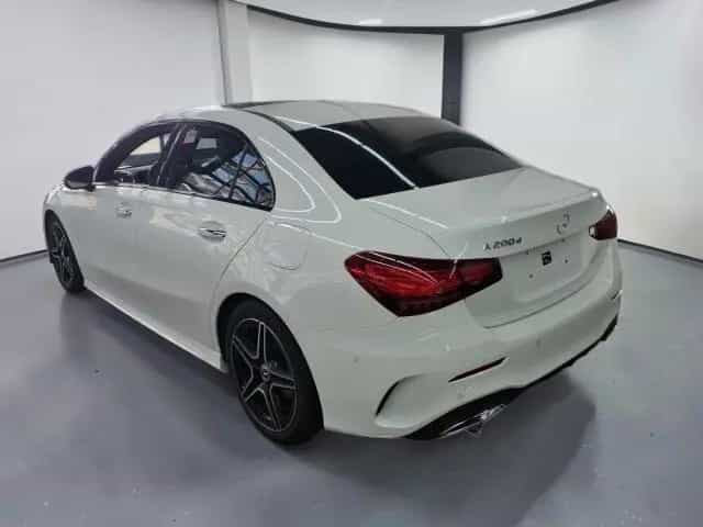 Mercedes-Benz A 200 d Limo AMG Line WIDE*PANO*LED*FACELIFT*KAM 01/2024-photo-3