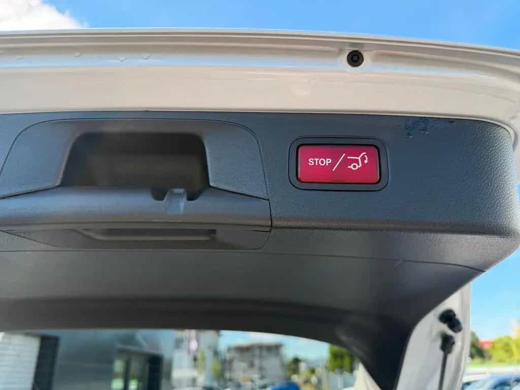 Mercedes-Benz GLC 250 4M*AMG*PANO*LED*BURMESTER*KAMERA*AHK*NAV 10/2018-photo-12