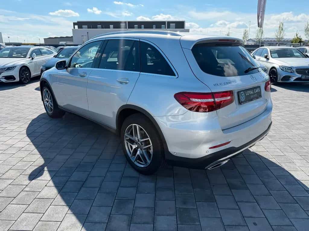 Mercedes-Benz GLC 250 4M*AMG*PANO*LED*BURMESTER*KAMERA*AHK*NAV 10/2018-photo-5