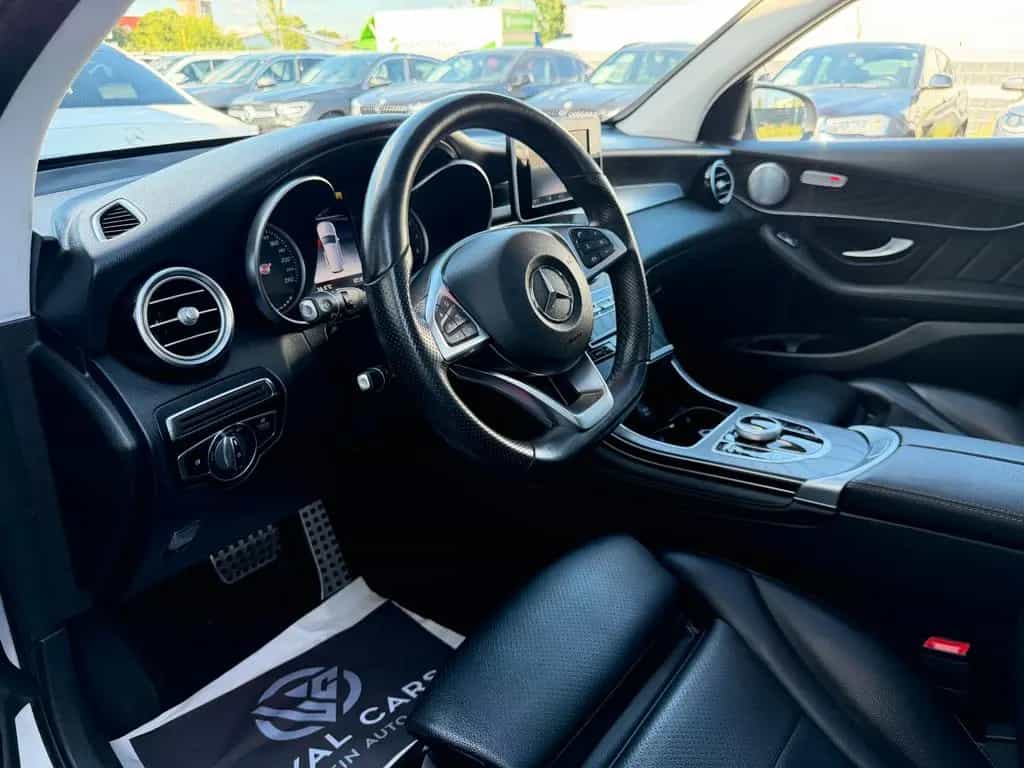 Mercedes-Benz GLC 250 4M*AMG*PANO*LED*BURMESTER*KAMERA*AHK*NAV 10/2018-photo-9